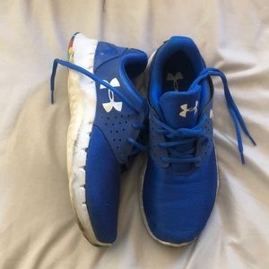 Good condition under armor shoes
